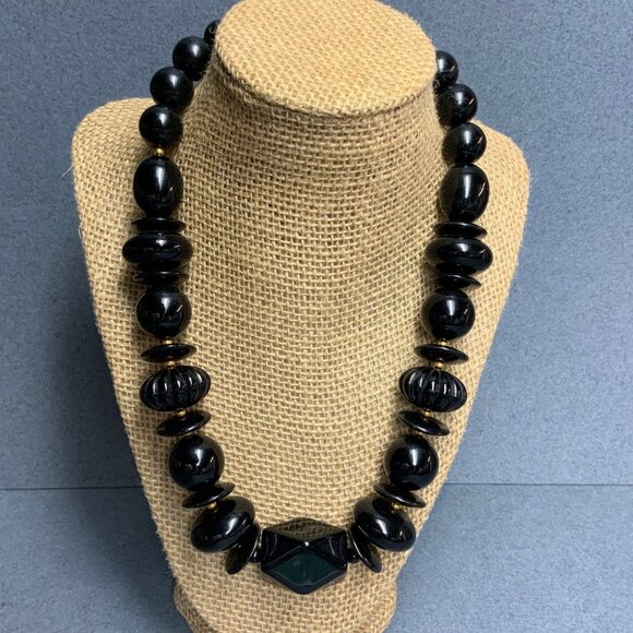 Vintage Jewelry - Vintage Chunky Beaded Necklace 21 In Black Gold Faceted Fluted Oval Geometric